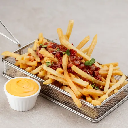 Fritas com cheddar e bacon